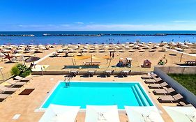You&Me Beach Hotel